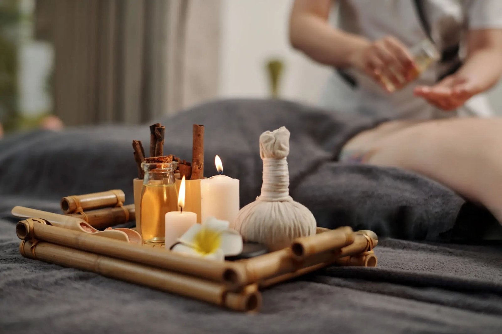 Aromatherapy Massage: Benefits, Essential Oils and What to Know