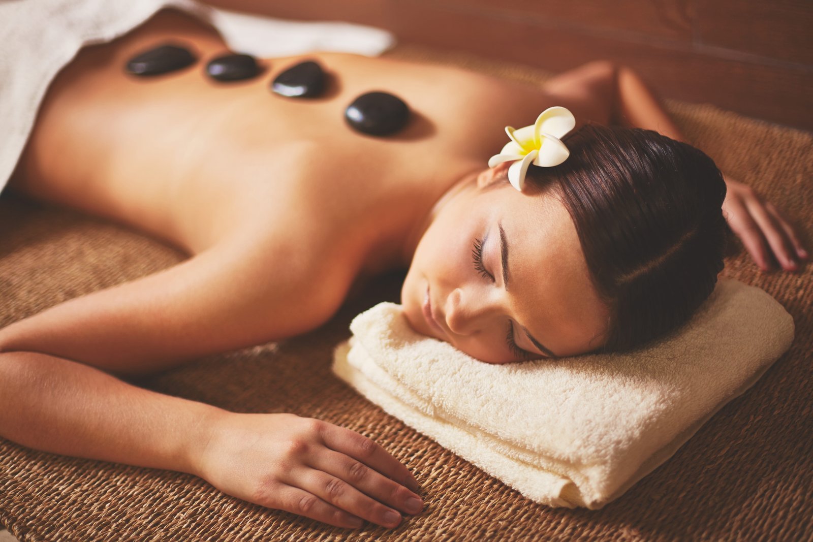 Hot Stone Massage: How Warm Stones Help You Relax